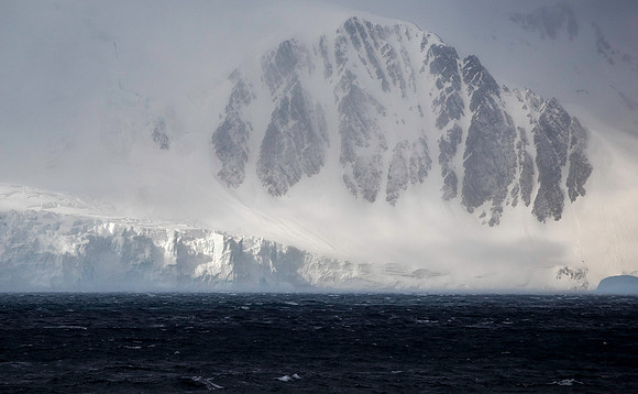 Katabatic winds up to 70 knots/hour